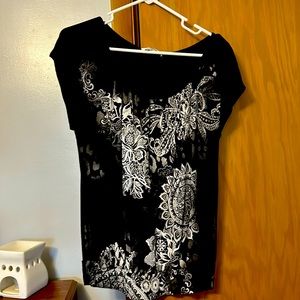 Women’s Black Christopher & Banks shirt with white design sz Medium